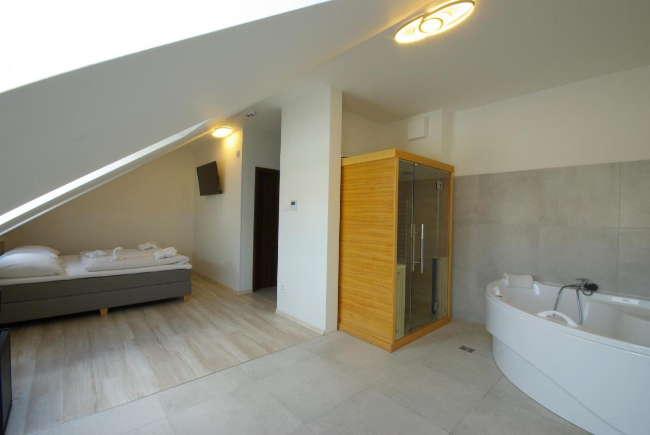 Adeba Hotel 4*