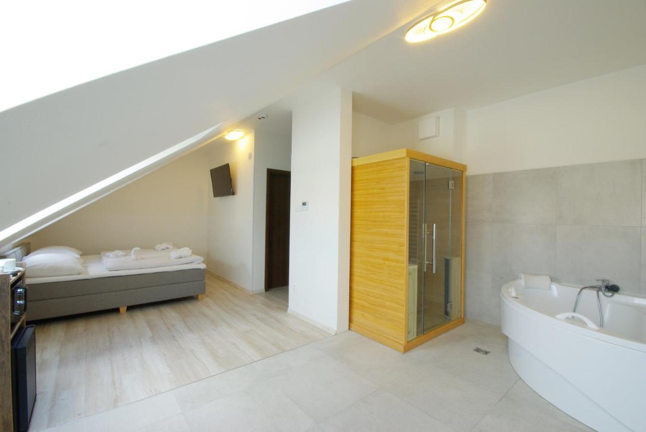Adeba Hotel 4*