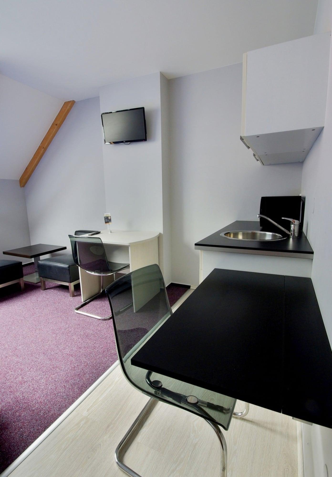 Adeba 4* Prague