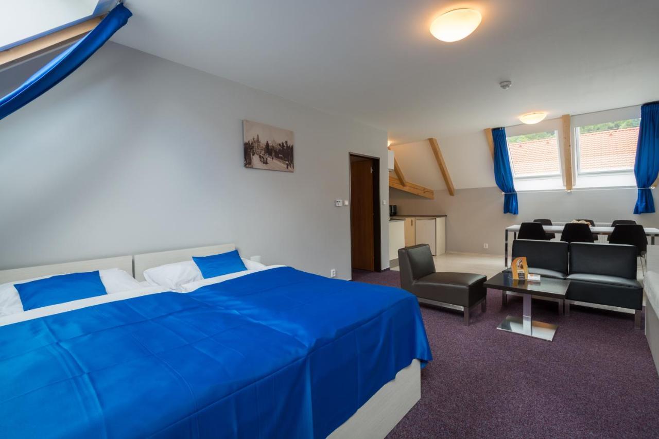 Adeba 4* Prague